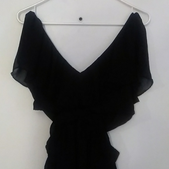 Short black dress - Picture 2 of 3